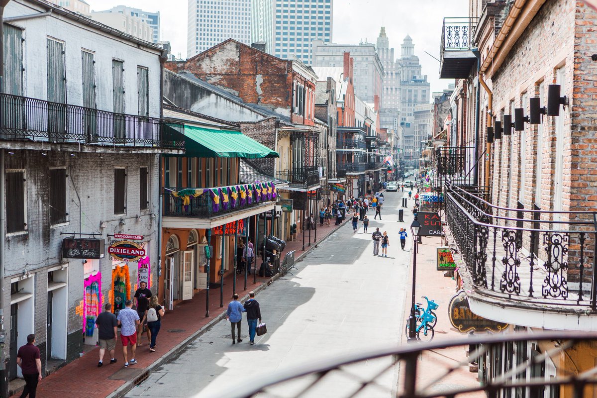 thestrangebird's tweet photo. New Orleans work vibes ✌🏻 https://t.co/I6cfO8aFiz