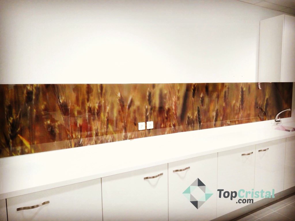 topcristal's tweet photo. Por fin tenemos el resultado del frente de cocina con la impresión digital.
Un gran trabajo realizado en una cocina de más de 4 metros de largo.
Acabado espectacular la imagen del campo de trigo 🌾 
Esperemos que os guste!!!
#topcristal #cristalpintado #impresiondigitalcristal https://t.co/KciHbQdU1d