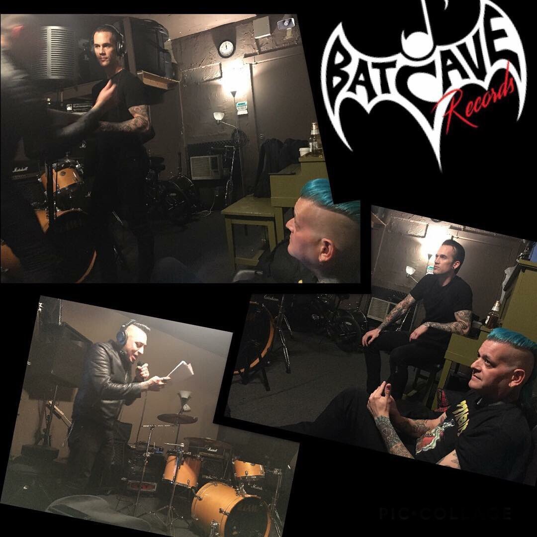 batcaverecords's tweet photo. Late night in the Batcave doing backup vocals for a killer track called “Ghost” on the upcoming Rezurex album! 👻🎶🦇 #rezurex #thebrains #stellarcorpses #danieldeleon #renedelamuerte #dustygrave #batcaverecords #batcavestudio #atomicmusicgroup #amg https://t.co/laYGZHH2Ez