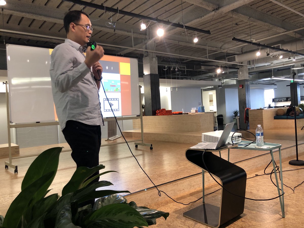 swphx's tweet photo. Chatty Pet Bot pitching the idea of combining fun and learning code in a mobile app. #swphx #yesphx https://t.co/HcHepCkJOt