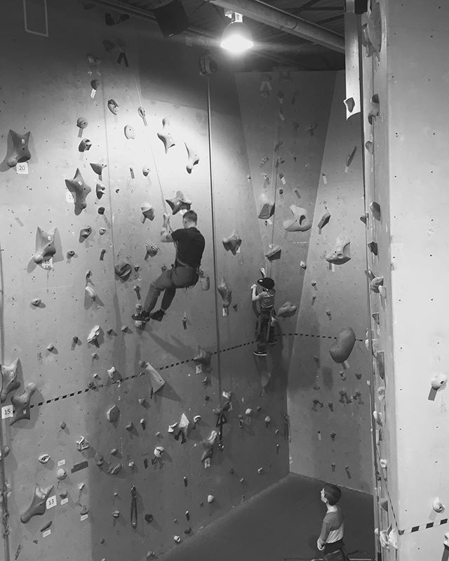 ksummersgill's tweet photo. A good picture from last week climbing at @therockwallmr with My kids.
.
.
.
#rockclimbing #bouldering #bjjlifestyle #jiujitsulifestyle #muaythai #crossfit #crossfitgames #powerlifting #strongman #canada #instafit #fitspo #fitstagram #mma #bjj #kettlebe… https://t.co/EN781prtkU https://t.co/5n3Klk3EE1