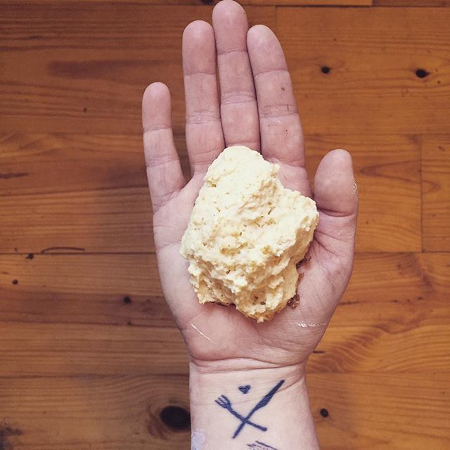 rootkitchens's tweet photo. Practice makes perfect: I'm testing and perfecting this 1896 biscuit recipe to work with your modern oven. These guys will be in the first installment of Root, coming to an inbox near you this Spring
.
.
.
.
#rootkitchens #rootfood #foodhistory #smallbusinessowner #biscuit https://t.co/VBGVbj6VQ1