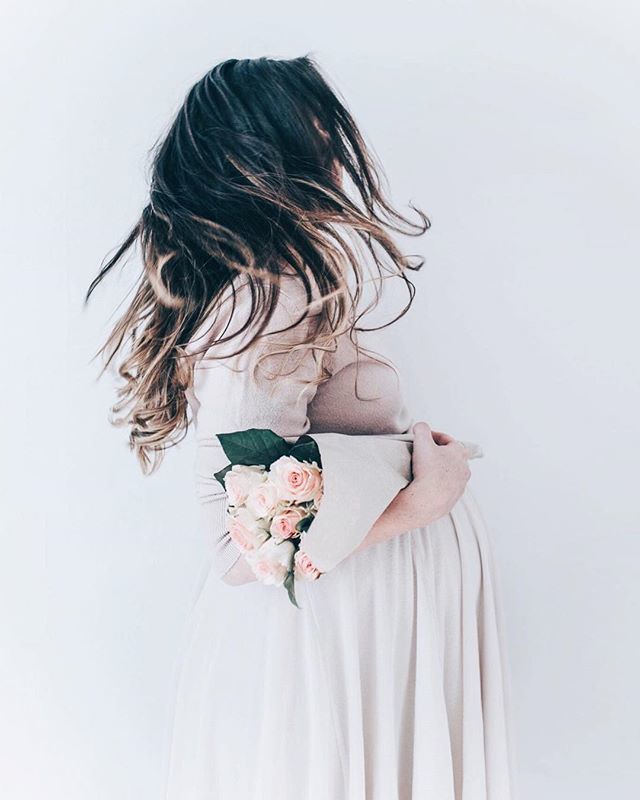 littlepaperswan's tweet photo. At almost 38 weeks pregnant there’s not much moving going on round here. A hair swish is just about all I can manage! However if baby girl wants to get a move on that would be amazing! #whpmoveit @instagram I loved reading how many weeks you guys were wh… https://t.co/Mv9jsOhHYm https://t.co/327jqiq8tt
