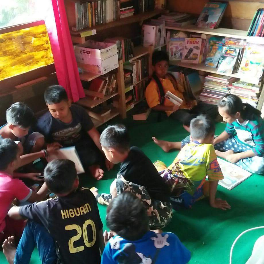 GAPABEL's tweet photo. Salam Muda, Militant, Pro Lingkungan
Serunya di Rumah Baca Akar Gapabel
#RumahBacaAkarGapabel
#Gapabel #belitung https://t.co/wclqE6clWr