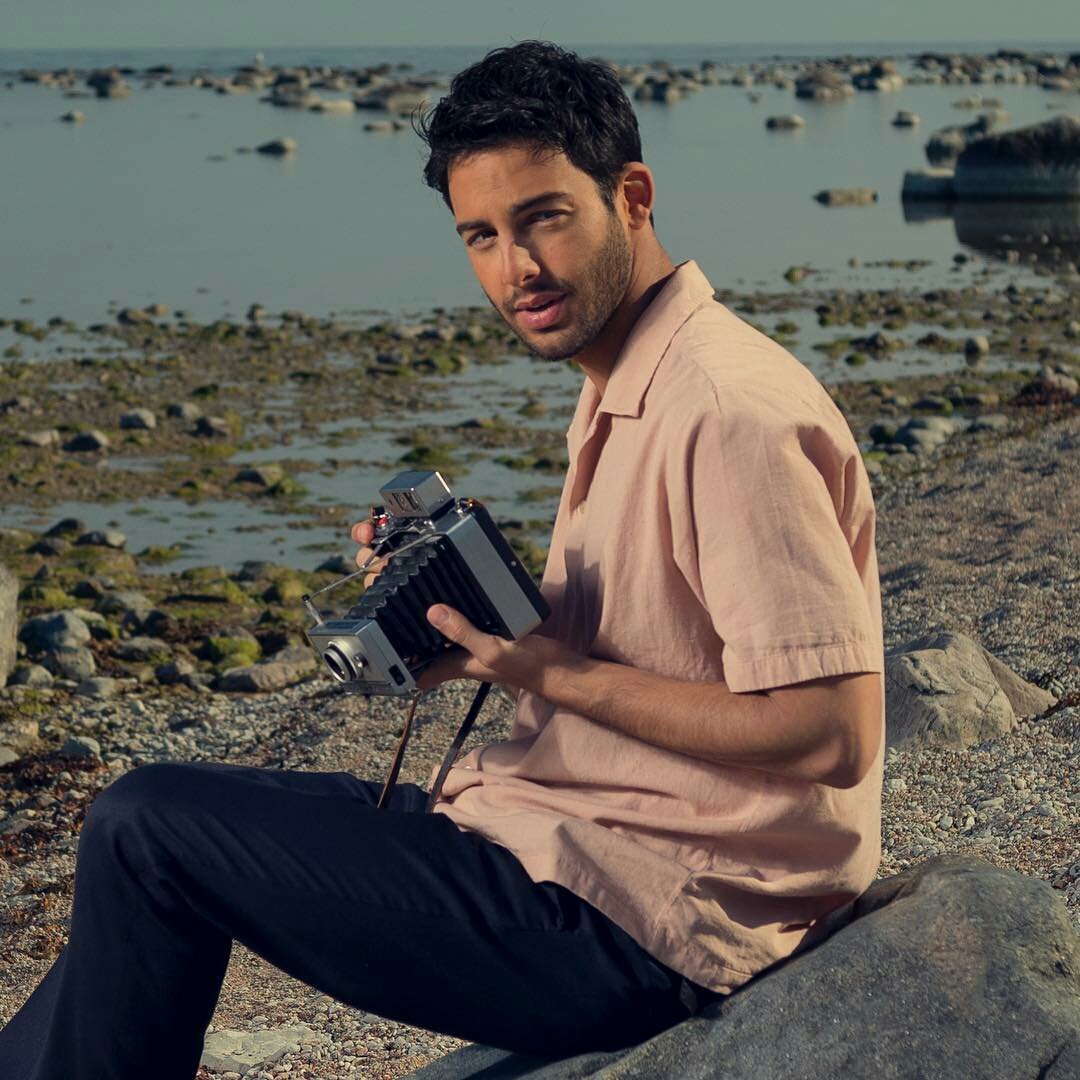 DarinWorldwide's tweet photo. @DarinOfficial is performing "Astronaut" at @Nyhetsmorgon tomorrow at 9:40 CET! #astronaut https://t.co/sBLVcQ3VVg