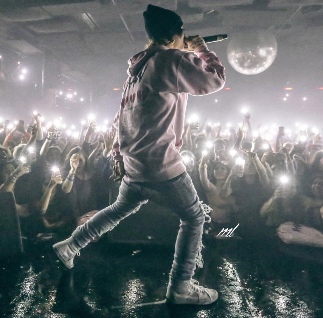 lilxanfuhyobih's tweet photo. Xanarchy tour life 💔 https://t.co/109mReEhIS