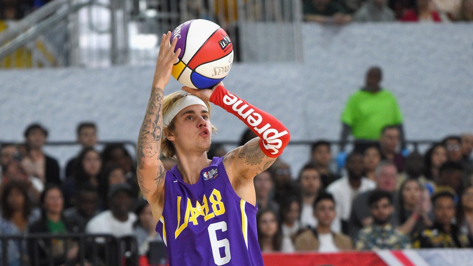 The Sporting News on X: Justin Bieber rocking the Supreme shooting sleeve  for tonight's #RufflesCelebGame  / X