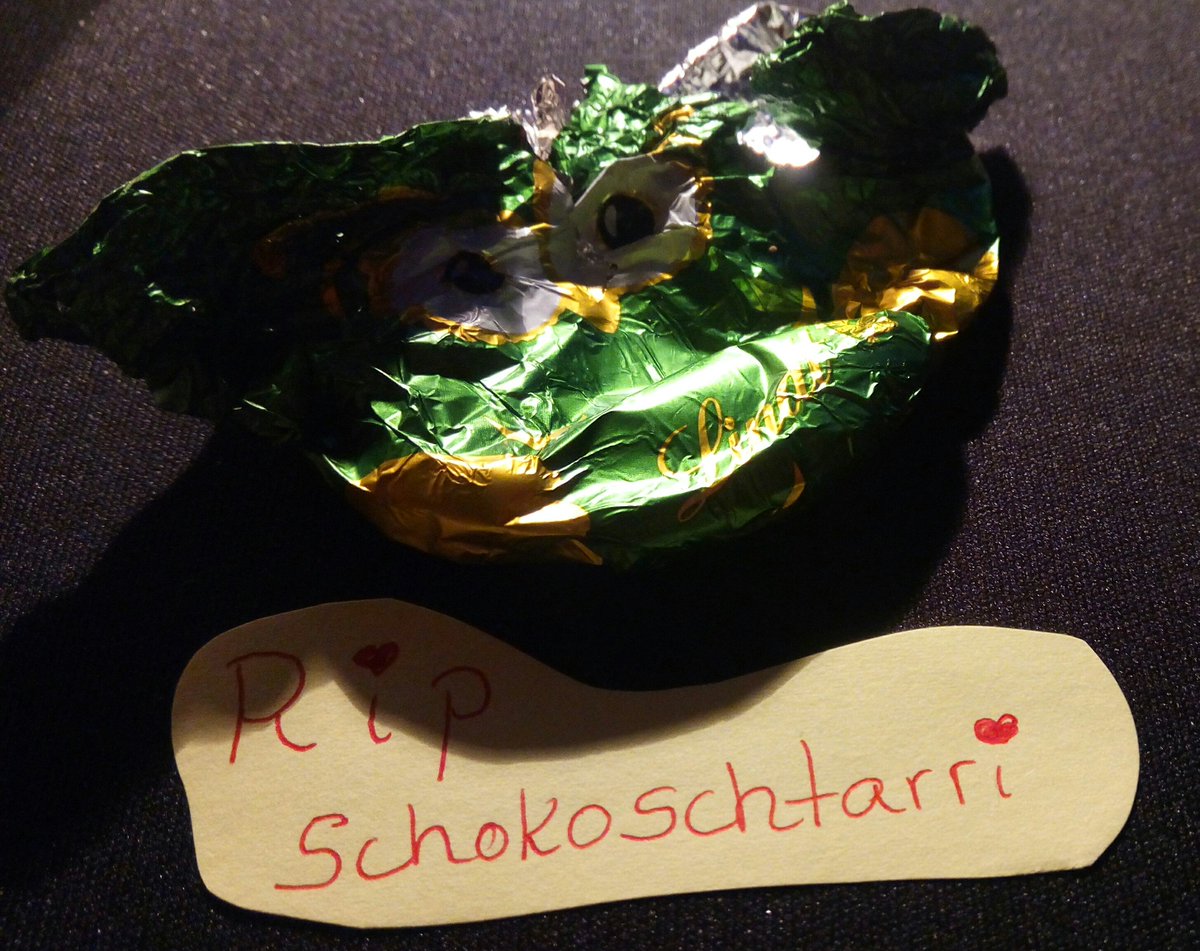 Ich habe es getan <a href="/StarriEule/">TanJef</a>  Das kleine Schokofedervieh hat die Kraniotomie leider nicht überlebt........."rülps"