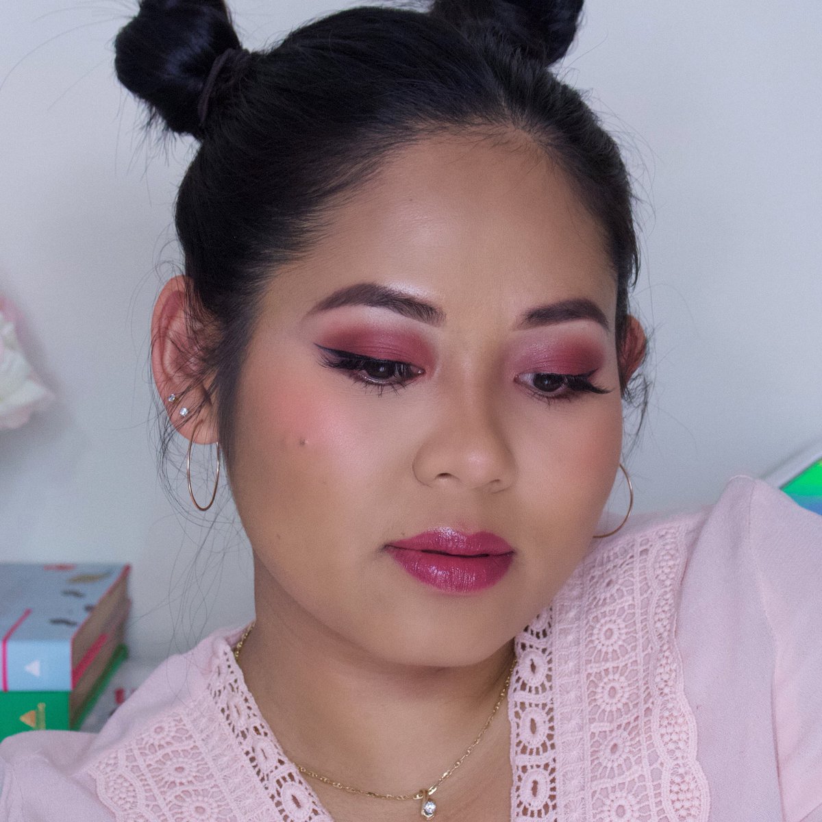 simplysovann's tweet photo. A touch of berry#monochromatic look as my entry #4 for the @elfcosmetics #beautyscape #elfcontest #elfonestoswatch  https://t.co/RALWVMeHZL https://t.co/pD6lCUZ1NF
