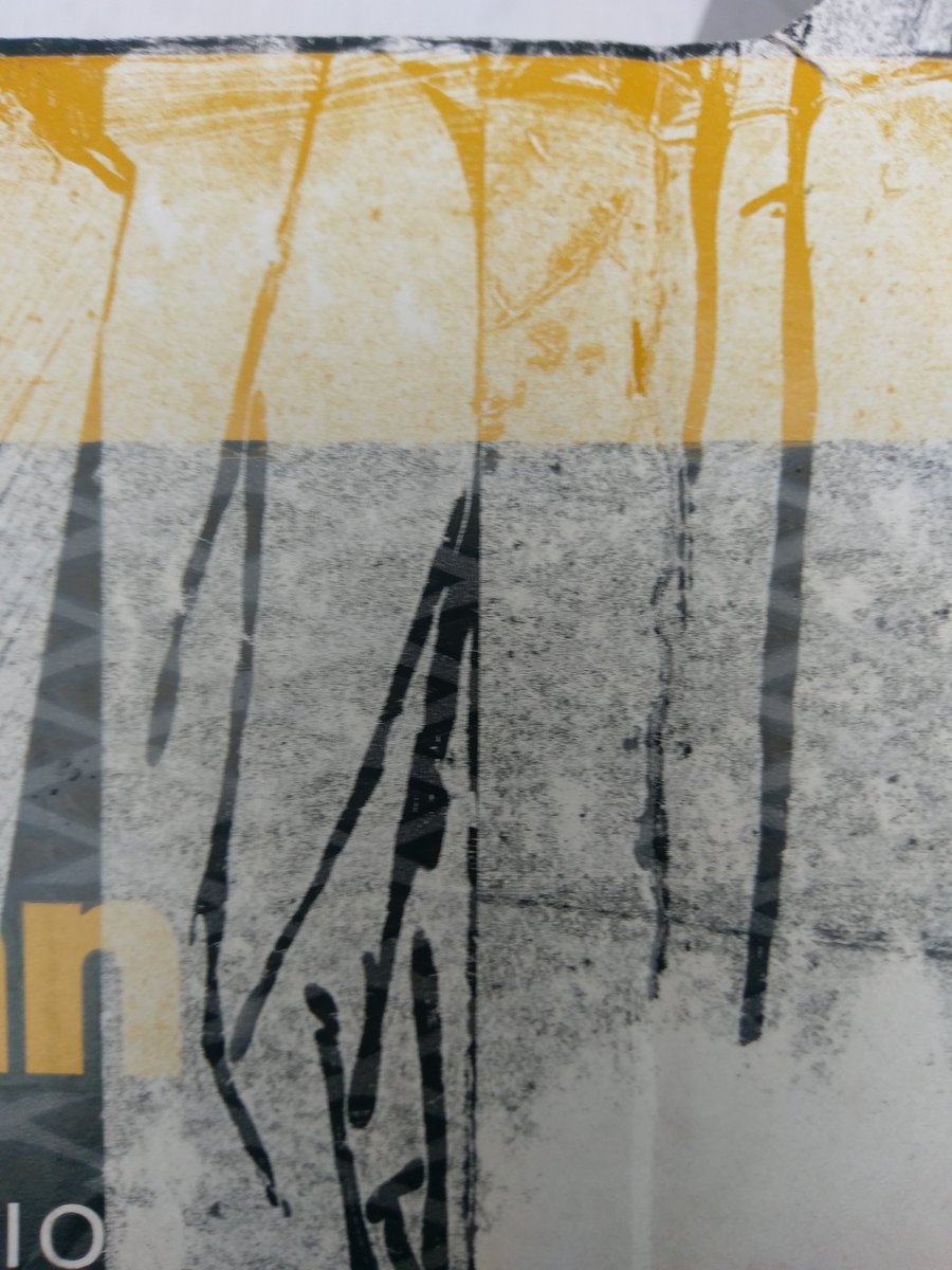 DavidSmithArt's tweet photo. It's recycling day tomorrow: this is what I saw when I ripped the sticky tape off a box before binning it #accidentalart #abstracteverywhere https://t.co/ptRKLHz26m