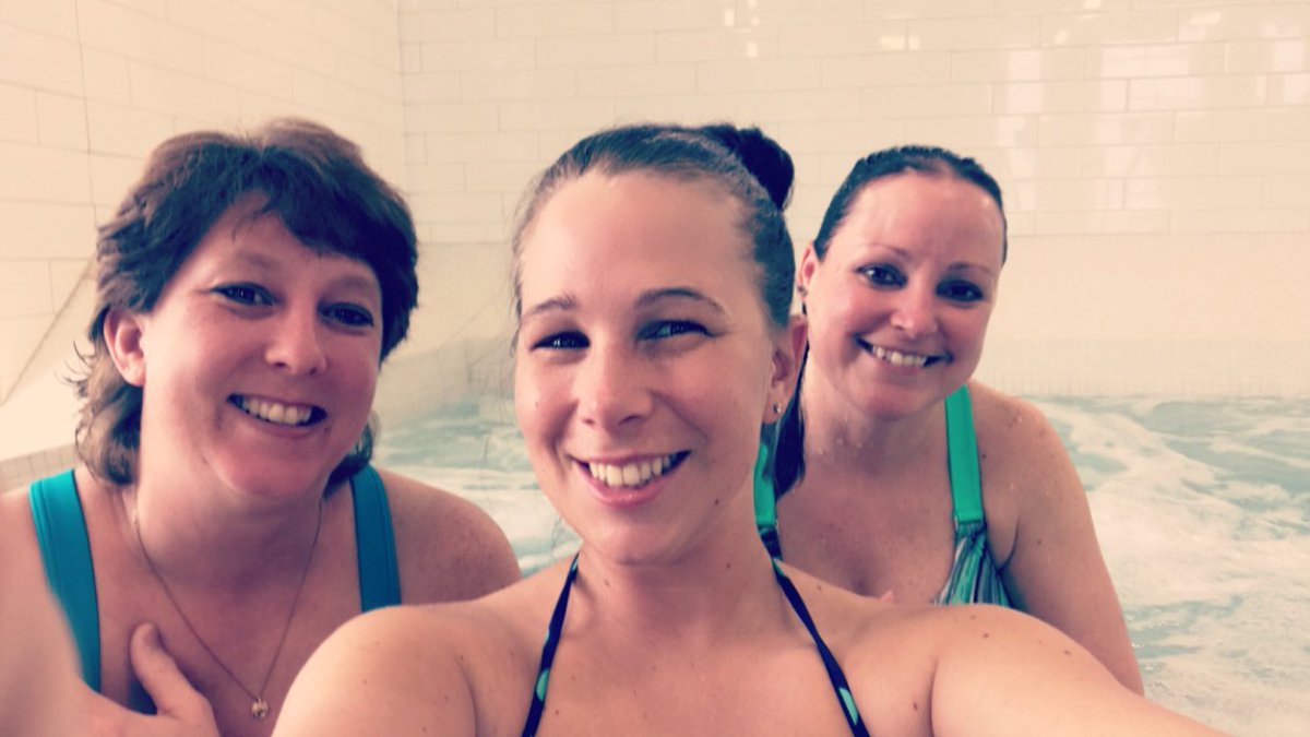 Bubbly_Sassy_Me's tweet photo. “Sarah, grab your phone and take a selfie” I’m always down for a selfie 😂 #scandiamoms #hotubbin https://t.co/4B0drKHkks
