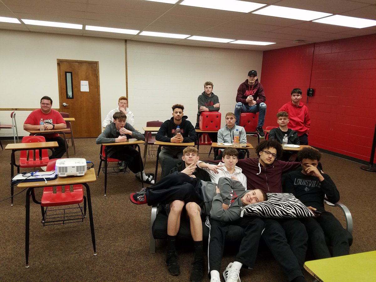 CoachEvertts's tweet photo. The Mississinewa Indians are ready to find out their sectional draw. #MHSBB #IndianPride @gregrakestraw @IHSAAtv @coachboblovell https://t.co/FYmflse30k
