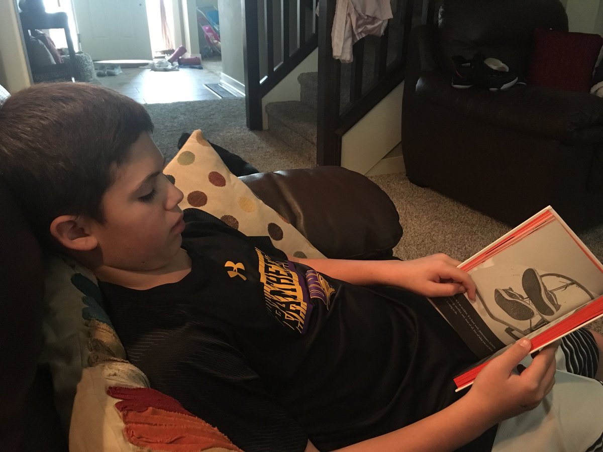 Tigges208's tweet photo. @kwamealexander even the kid that doesn’t like to read can’t put the Crossover down! Thanks for sharing your passion! #WTLMO https://t.co/IsbPeOTKet