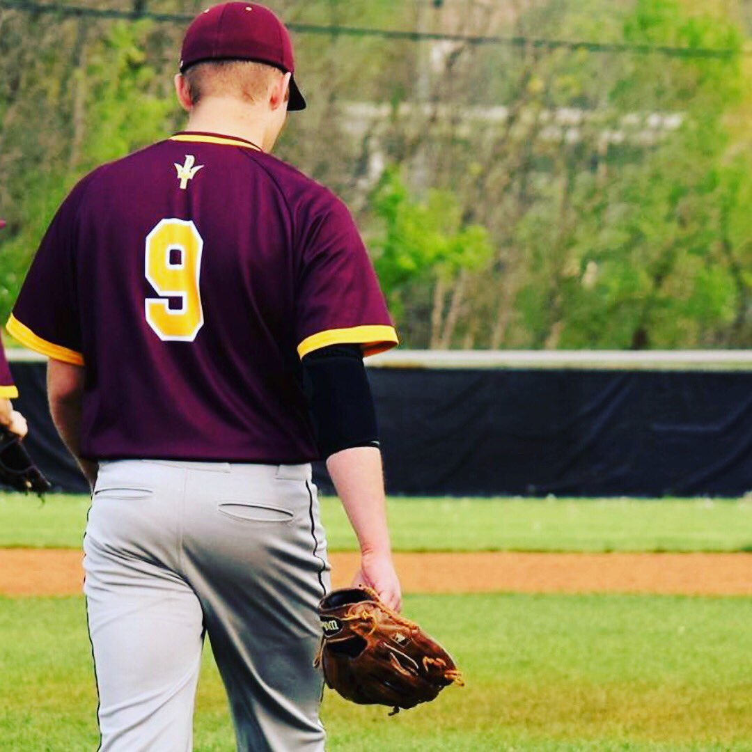 ColeCordle's tweet photo. Beyond blessed to say this time next year I will be a KCU Knight, pitching in college God has given me so much and I am more than thankful I owe my brothers on the field who pushed me to better myself, my coaches who taught me everything I know, and most important my parents❤️ https://t.co/xdoy95kxCZ