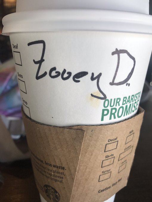 Good one Starbucks 😂#ZooeyDeschanel https://t.co/InwKDFj1kk