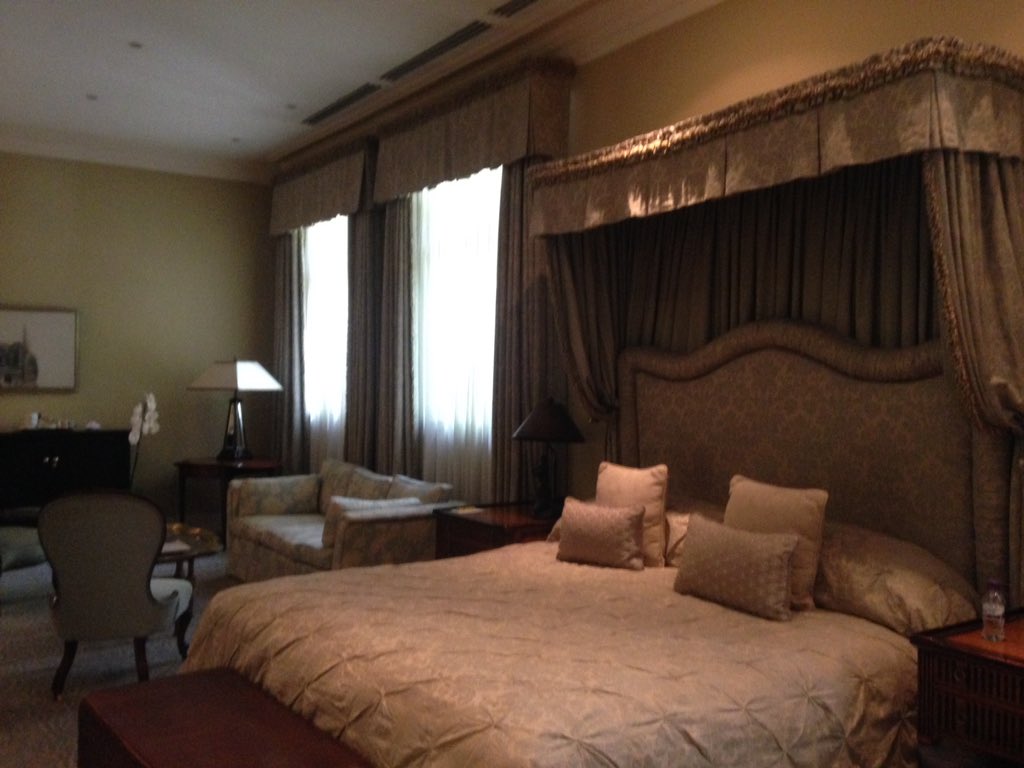 EmmaWestley91's tweet photo. Today I arrived in Johannesburg and checked into the most beautiful hotel! The staff are brilliant and the food is amazing. I've lived like a Queen today. Thank you @tusk_org and @AviosUK what a start to the trip! 🇿🇦😍👸🏻🍾🍴 #DoMoreForAfrica https://t.co/ww6oY2aGrA