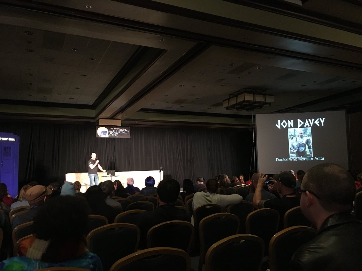 emilie_music's tweet image. Jon Davey’s panel was fantastic! He’s been a monster actor/background actor in every season of Doctor Who since 2005. #Gally1 #creatureactor