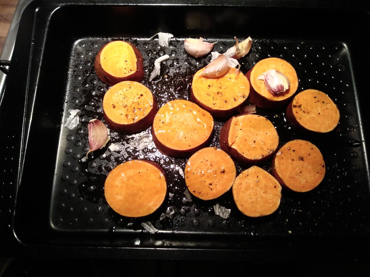 Parky_teaches's tweet photo. @f33lthesun @chrisdysonHT @slhattersley Sweet potatoes for me! #cheffydaddy https://t.co/W1YJ0NhgUv