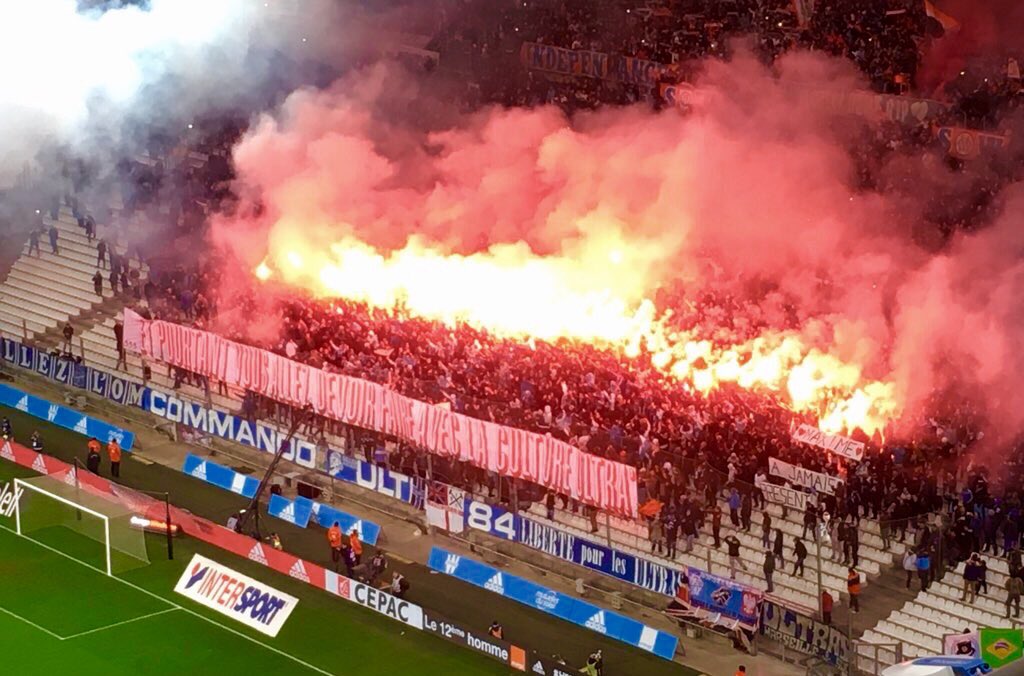 VGCU84's tweet photo. #OMFCGB Pas de tifo publicitaire, mais des messages clairs et une ferveur populaire, avec en prime une #LibertéPourLesUltras pour le nouvel an chinois. #ForzaOM 🔵⚪️🔥 https://t.co/szELfR1UJ2