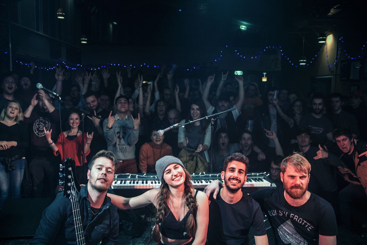 NewBlowBand's tweet photo. ⚡️MERCI LYON ⚡️
📸@noemiedanjou https://t.co/akdvwGIRZ4