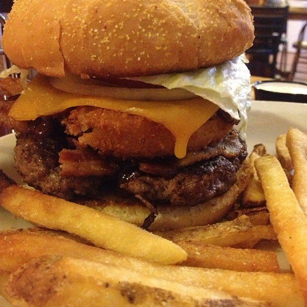 magillspasco's tweet photo. Sunday Twitter Follower Special!  Buy any burger at regular price, get a second of equal or lesser value free.  Show post to server.  Not valid with other offers.  Valid now until close 02/18/2018. https://t.co/BrDOSLZTUx