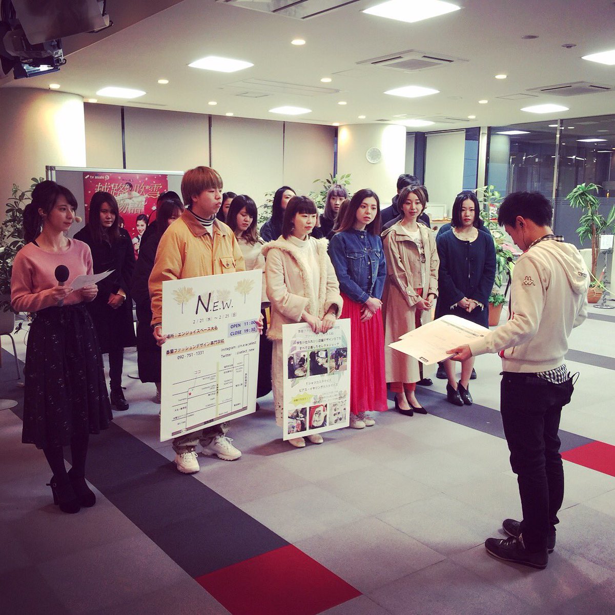 select_new's tweet photo. |´-`)ﾁﾗｯ

アサデス見てね💪🏻( ¨̮ 💪🏻) https://t.co/cizvnh6hxO