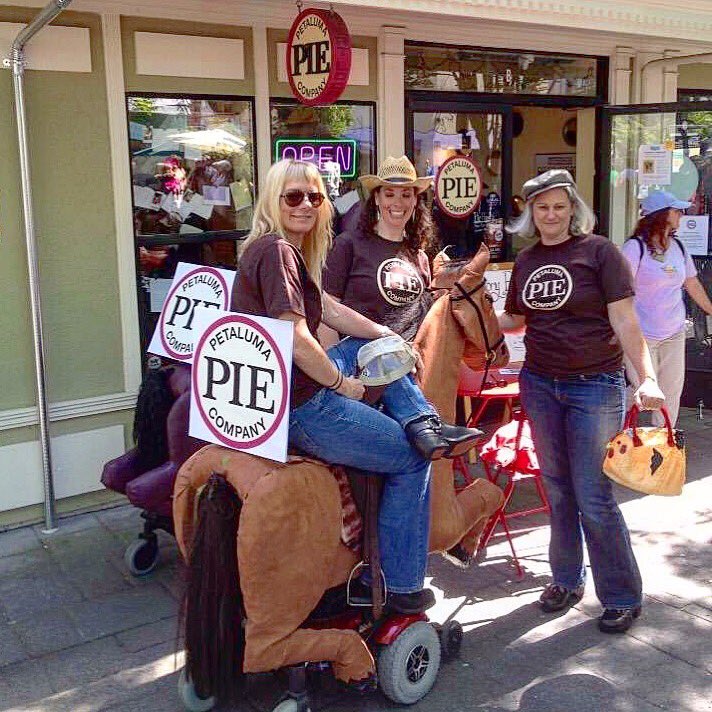 Missionpony's tweet photo. Let #MissionPony help you stand out from the herd! #corporateevents #sanfranciscoevents #bayareaevents #weddings #parades #sanfrancisco https://t.co/u6S0l7w6qu