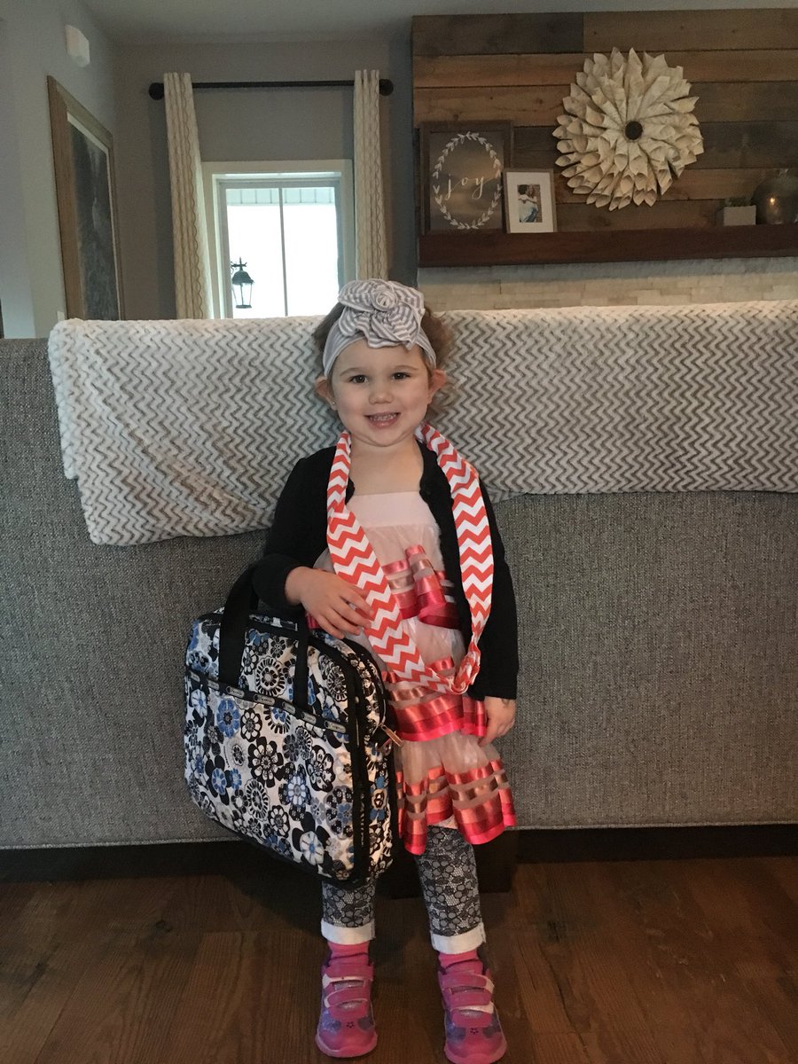 cbmadding's tweet photo. Headed to Life Group with her parents. Man is she excited to go! #AllTheAccessories #DressedHerself https://t.co/73kODbE6Tq
