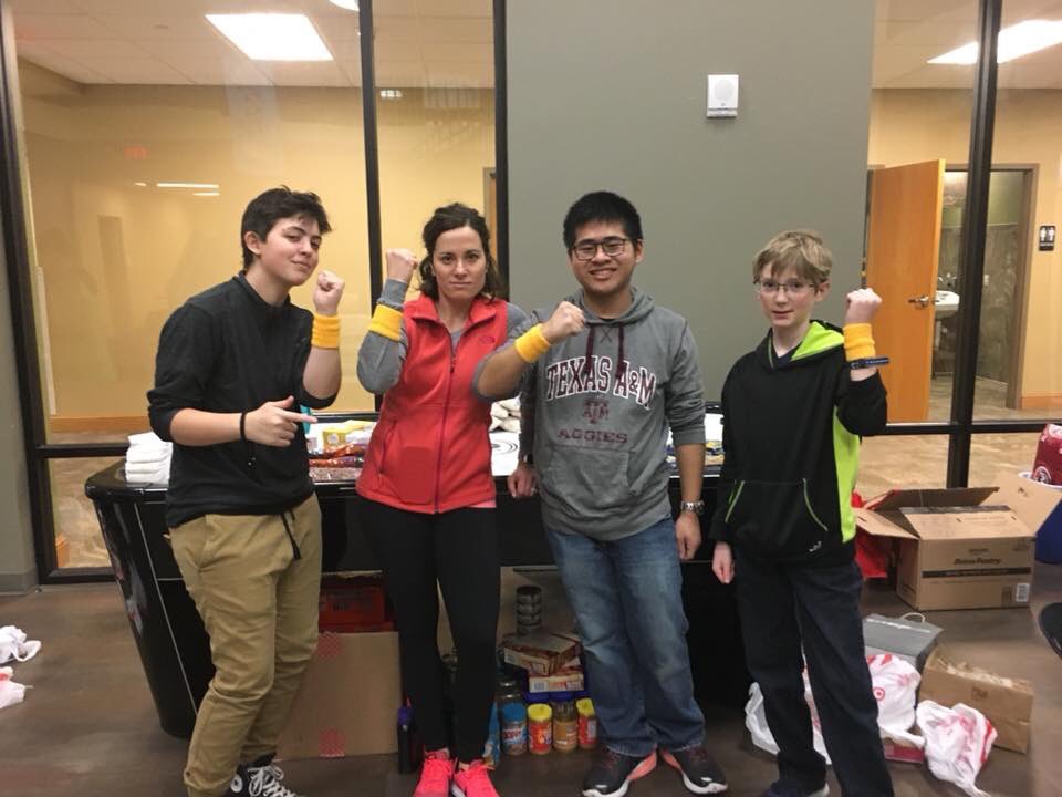 ReversingHunger's tweet photo. #ReversingHunger with Team @NorthParkPYC this weekend! #Souperbowl Canned Food Drive https://t.co/AI7yCCDcXa