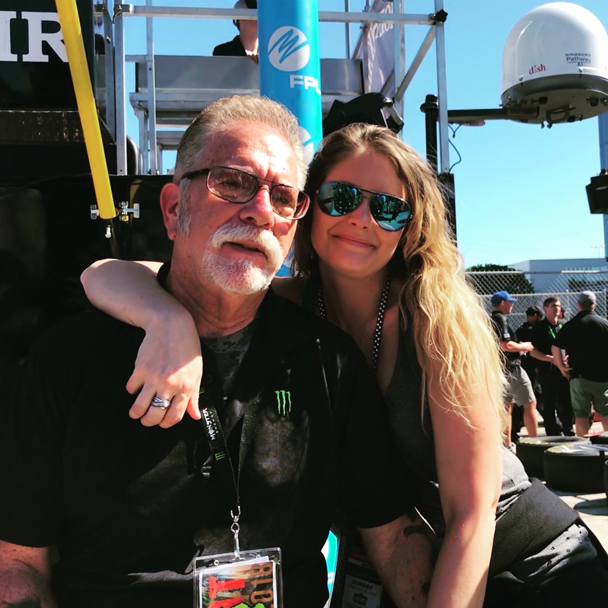 Stephanie Carney (StephaniJCarney) 's Twitter Profile • TwiCopy