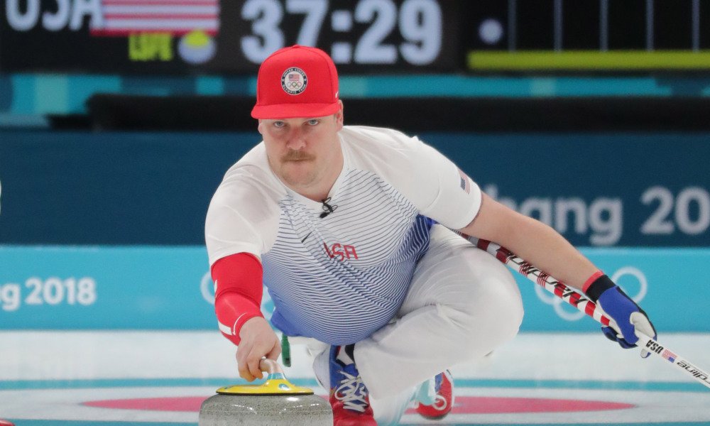 MattLikehart's tweet image. If @TaylorLewan77 had gotten into olympic curling instead of football 😂😂😂 #CurlUp