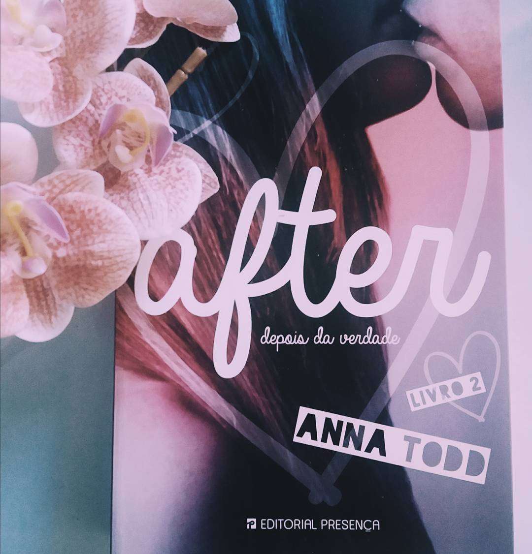 annatodd's tweet photo. “My thoughts are all over the place as I fall asleep, and images of clouded roses and angry green eyes flow through my dreams.” 

📸: deliriousbeautifulmind https://t.co/zOU3ICRSV0