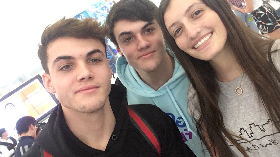 FavouriteEdits's tweet photo. Thankyou so much good to meet @BryantEslava and seeing @GraysonDolan and @EthanDolan https://t.co/H60A13rLG5