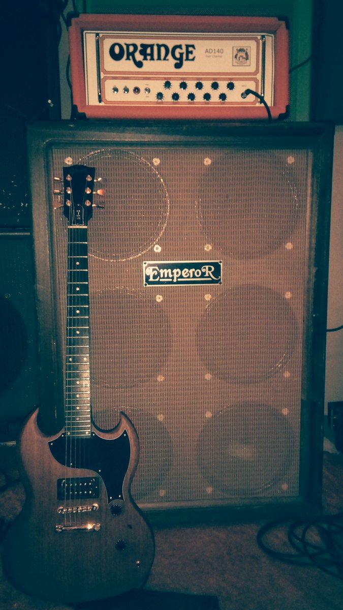 Do you even loud?  This is one half of my Fog Giant rig.  @OrangeAmps @gibsonguitar #EmperorCabs #RigsOfDoom