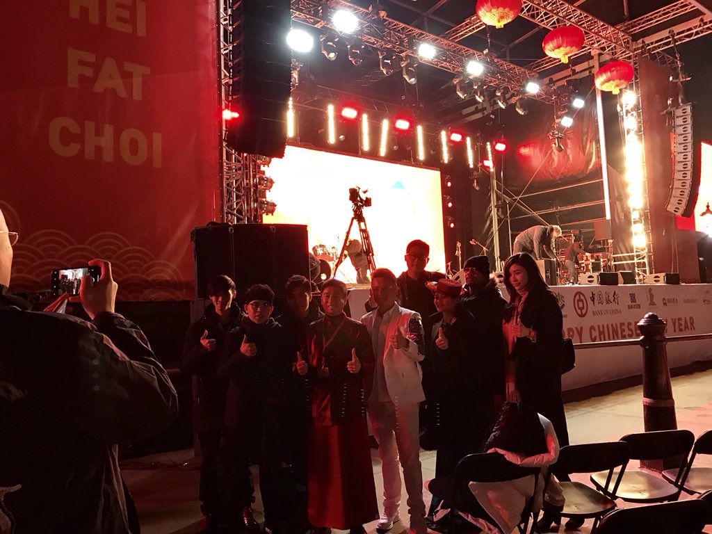 globalgroovesdj's tweet photo. Here’s one of #legend #cantopop and more #ChineseNewYear2018 london #ChineseNewYear2018 #TrafalgarSquare #London #KungHeiFatChoi https://t.co/Qvew5HNpo8