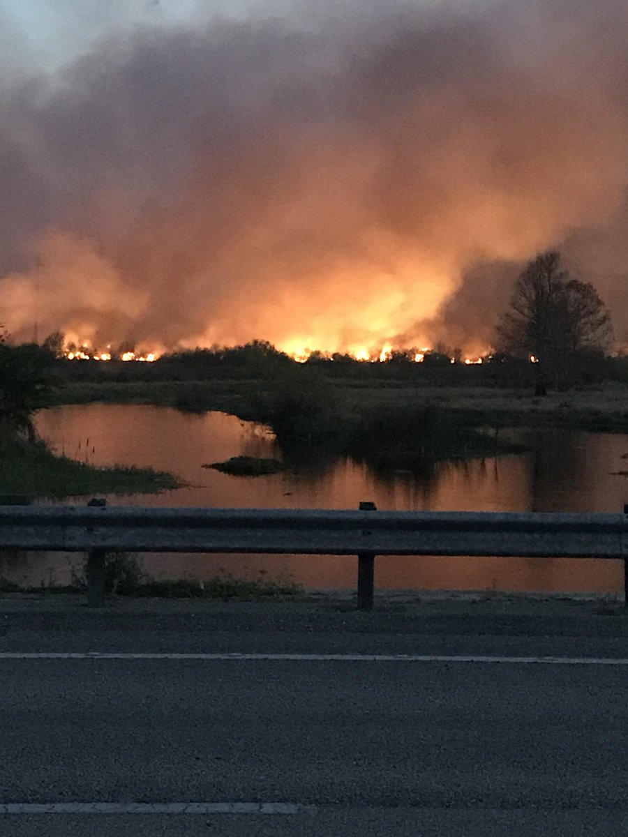 FFS_Orlando's tweet image. #PointSetFire 75+ ac at this time. Use caution on SR 520 near Lone Cabbage.