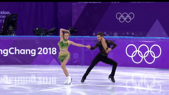 アイスダンス フランス ガブリエラ パパダキスの衣装の首ホックが外れポロリするハプニング まとめダネ