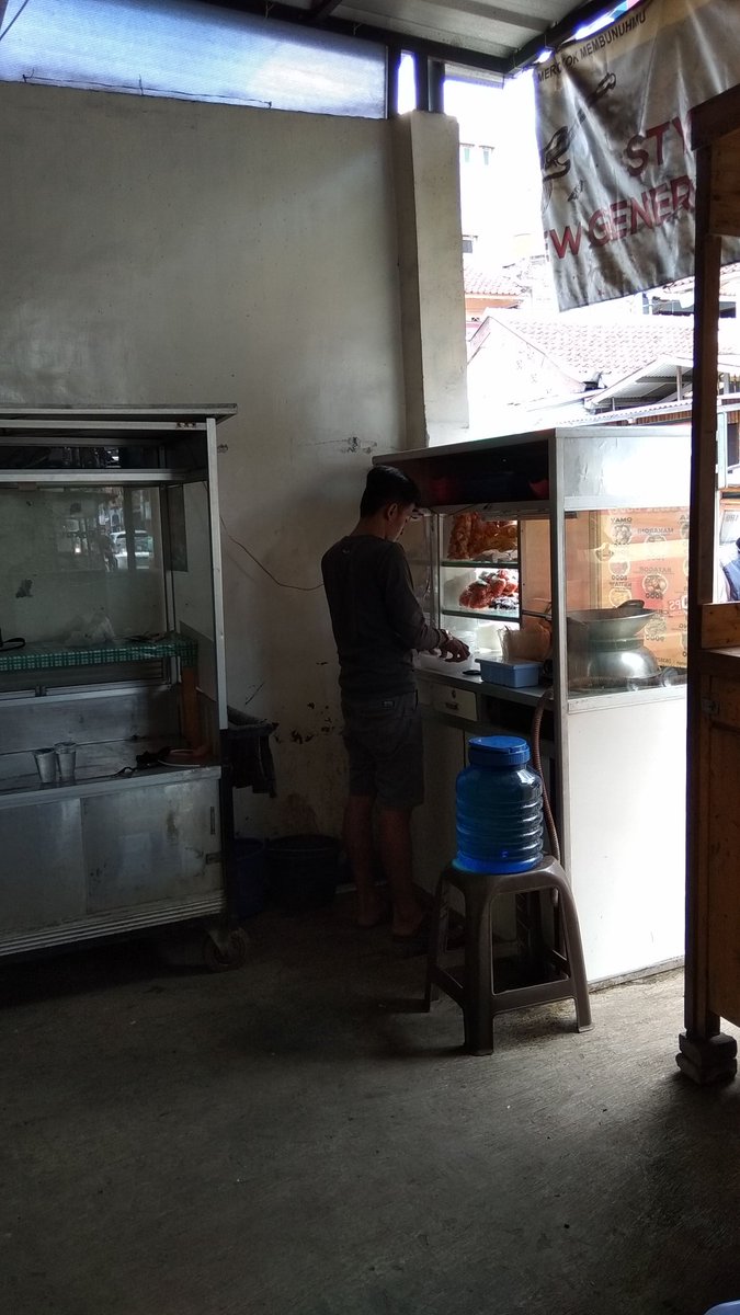seblakbooty's tweet photo. seblak booty kini hadir kembali di geger kalong girang no.113.

#seblak
#BandungBasah 
#bandung 
#culinary 
#makan 
#bandungjuara https://t.co/RuwON5UL9z