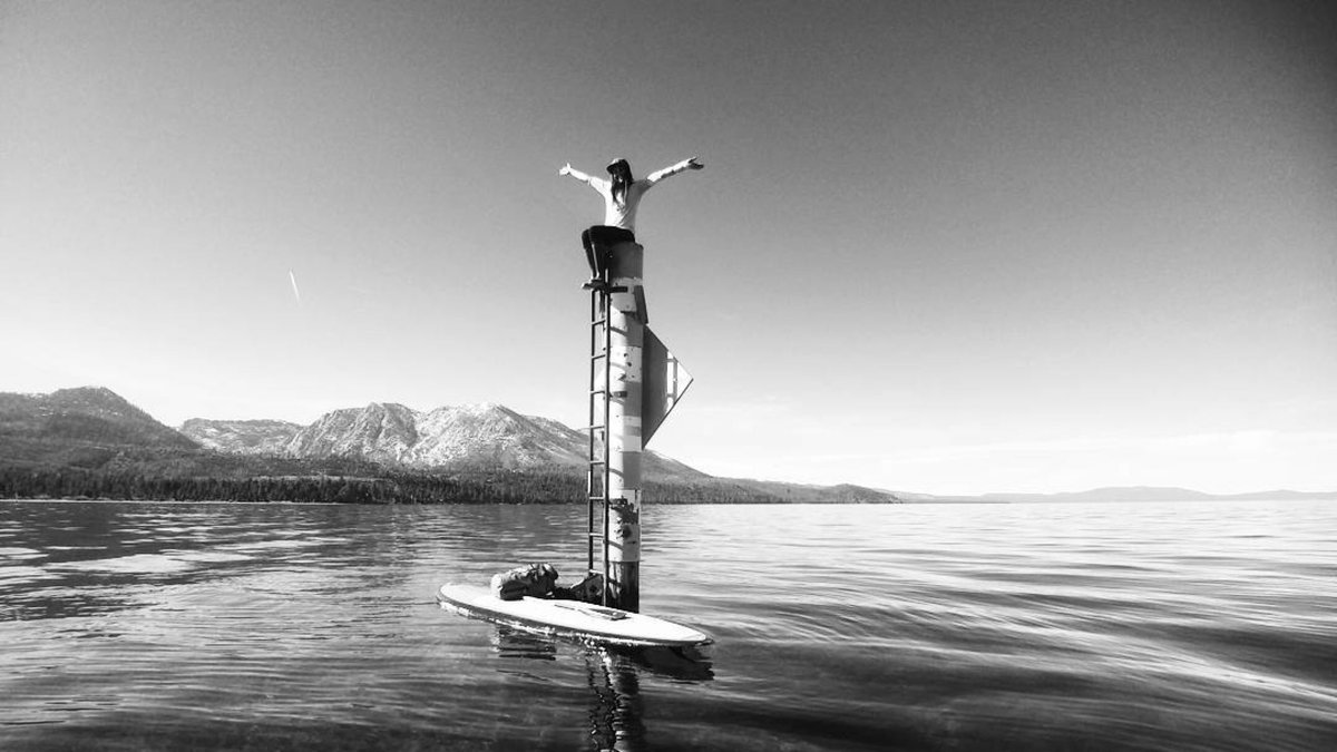 rocketvodka's tweet photo. Before the storm #peakmoments @RidewithClaire
#paddletahoe #winterwillcome
#neverstopexploring #getoutside #optoutside #adventurewithclaire #akinz #shorelineoftahoe #tahoetrailbar #FuelForTheJourney #aprèsspirit #alwaysaprès #standuppaddling #rocketvodka https://t.co/yzsvBDvY1i