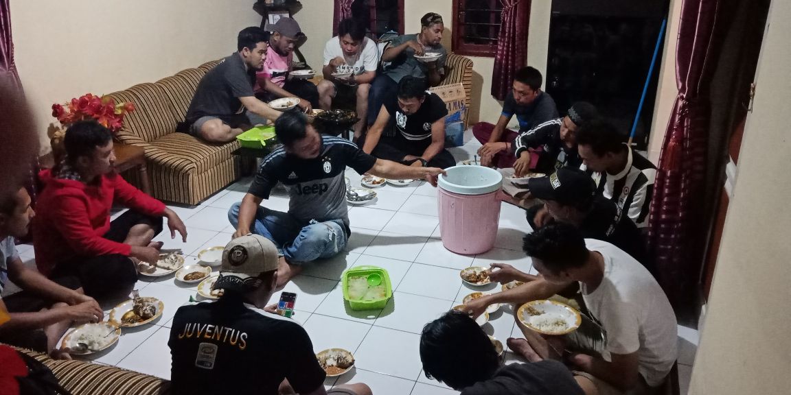 jcichaptermaros's tweet photo. Rapat, ulang tahun, nobar, kan-makan lagi...kemarin jcic-Maros penuh dengan acara makan-makan... Tidur pun nyenyak... 
@jcichaptermaros 
@JCIndonesia 
#turikalerijuventus 
@juvedonnamaros https://t.co/4QGYHBnwQD
