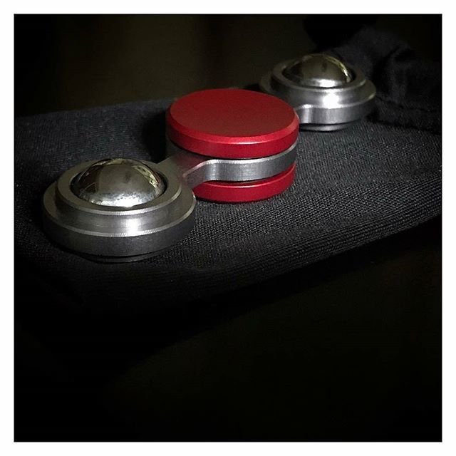 AltDynamic's tweet photo. Really sweet picture from all the way in the Philippines! Thank you very much @dragoneye__ for the great pic!
Regrann from @dragoneye__ - When small objects play host to topnotch engineering and the laws of physics.
#edc #pocketdump #spinner #fidgetspinner #altdynamic #cu… https://t.co/9ySPJxde7F