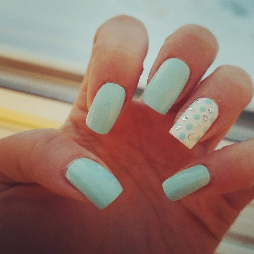 raeannklay's tweet photo. Nails did!!!! @EssieCanada #mintcandyapple #essie #nails #polkadots https://t.co/38elLDmJbA
