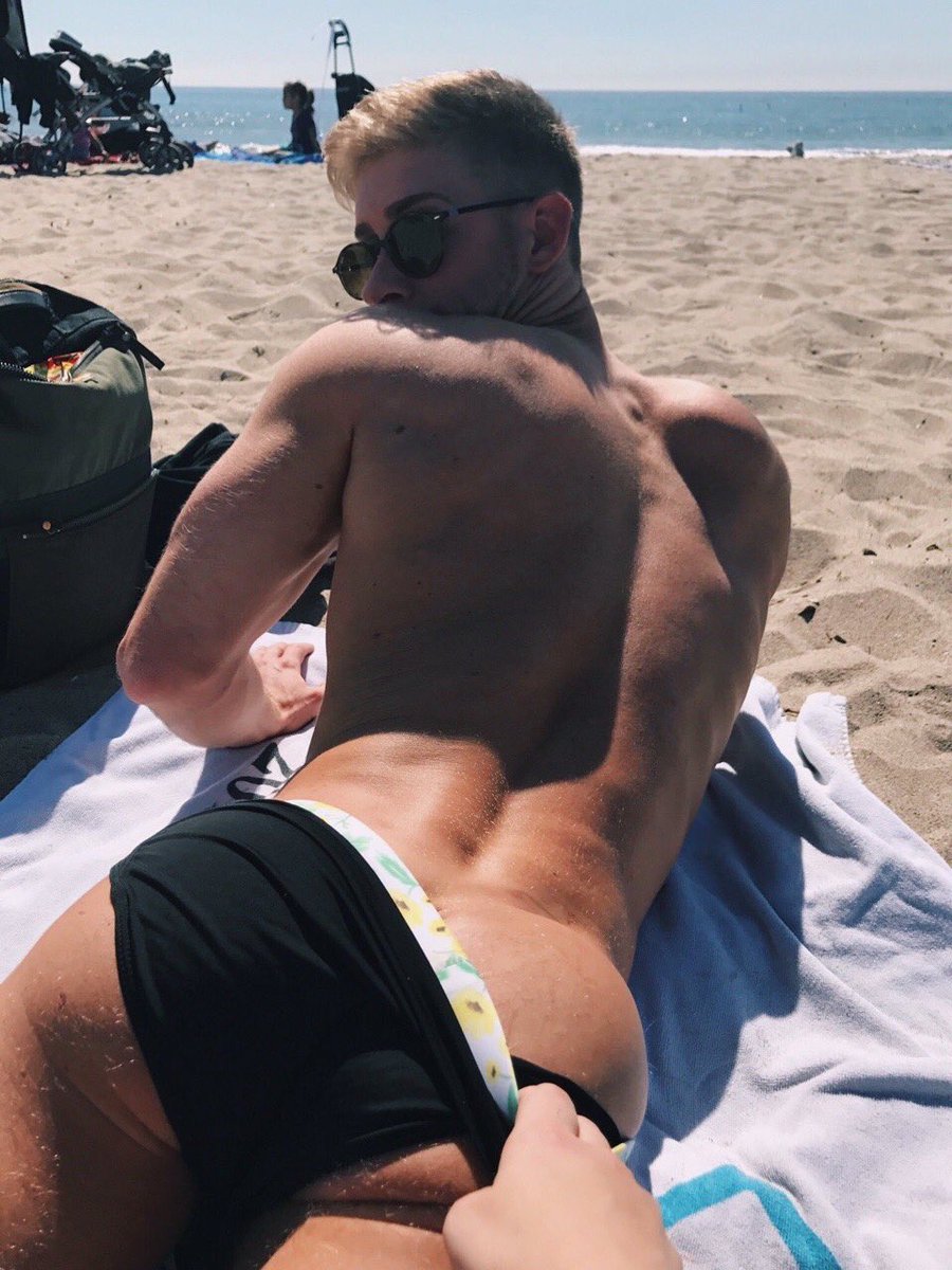 magicporn1's tweet photo. E tome raba https://t.co/ZgU2oklDSb