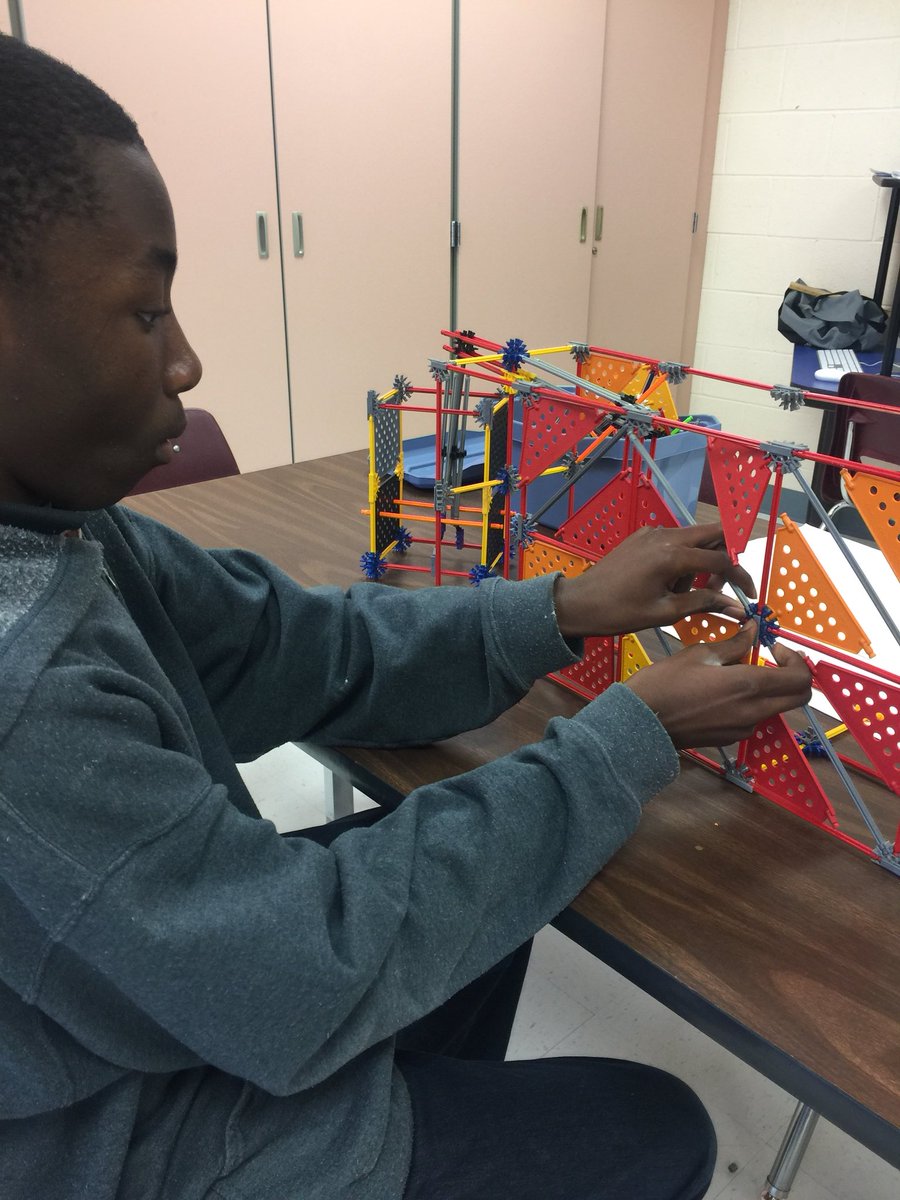 MrsSBolles1's tweet photo. #gmsdSTEM middle school Ss prototype new home products with #knex https://t.co/1Az5NwLHPm