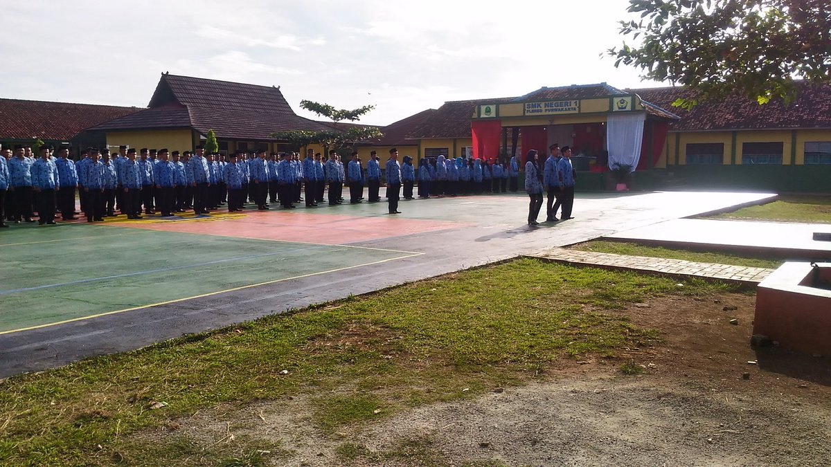 PleredBerseka's tweet photo. Upacara Disiplin Nasional tingkat Kec.Plered rutin setiap tgl 17 🙏 https://t.co/GQPthCGWpW