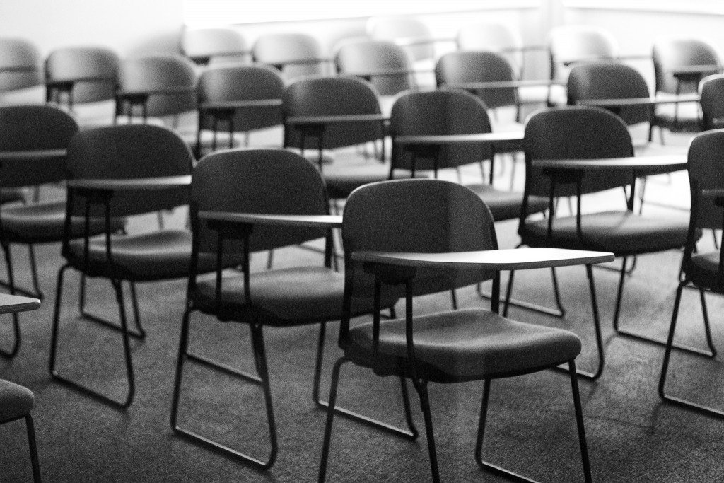 NewsHourExtra's tweet photo. Students: We would like to hear from as many of you as possible for PBS @NewsHour Student Voices on the issue of school shootings and solutions.
Submit 300-word opinion pieces by this Wed. Email: vpasquantonio@newshour.org
#NeverAgain #MarchForOurLives #DouglasStrong https://t.co/2h4DGUi4b5