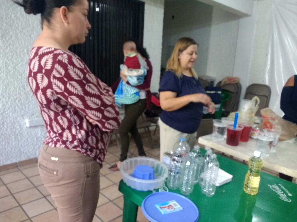 ErandiAcc's tweet photo. Hoy nuestras mamis disfrutaron de un taller de Gelatinas.
#empoderandoalasmamis https://t.co/na8HY7rrLu