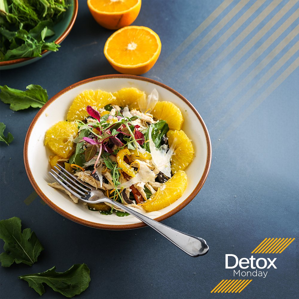 AkaBistroIn's tweet photo. Weekend binging is always followed by a healthy start to the week. Luckily, your taste buds will be happy to know our Chicken and Orange Salad makes this super duper easy. 
P.S. We have vegetarian options too!
#AKABistro #Kalaghoda #DetoxMonday https://t.co/JvWBrExVE6