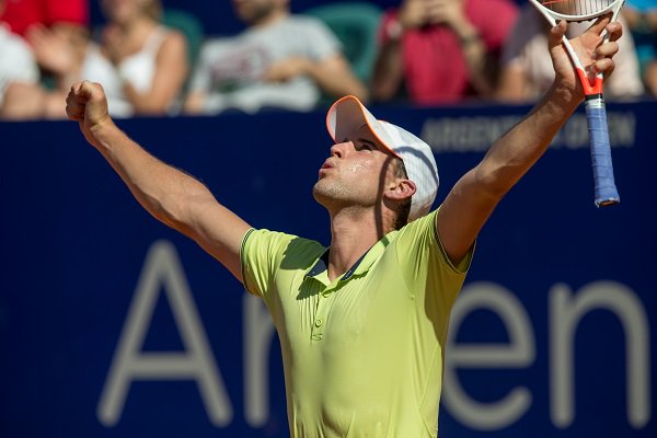 Tenis Universal tweet media