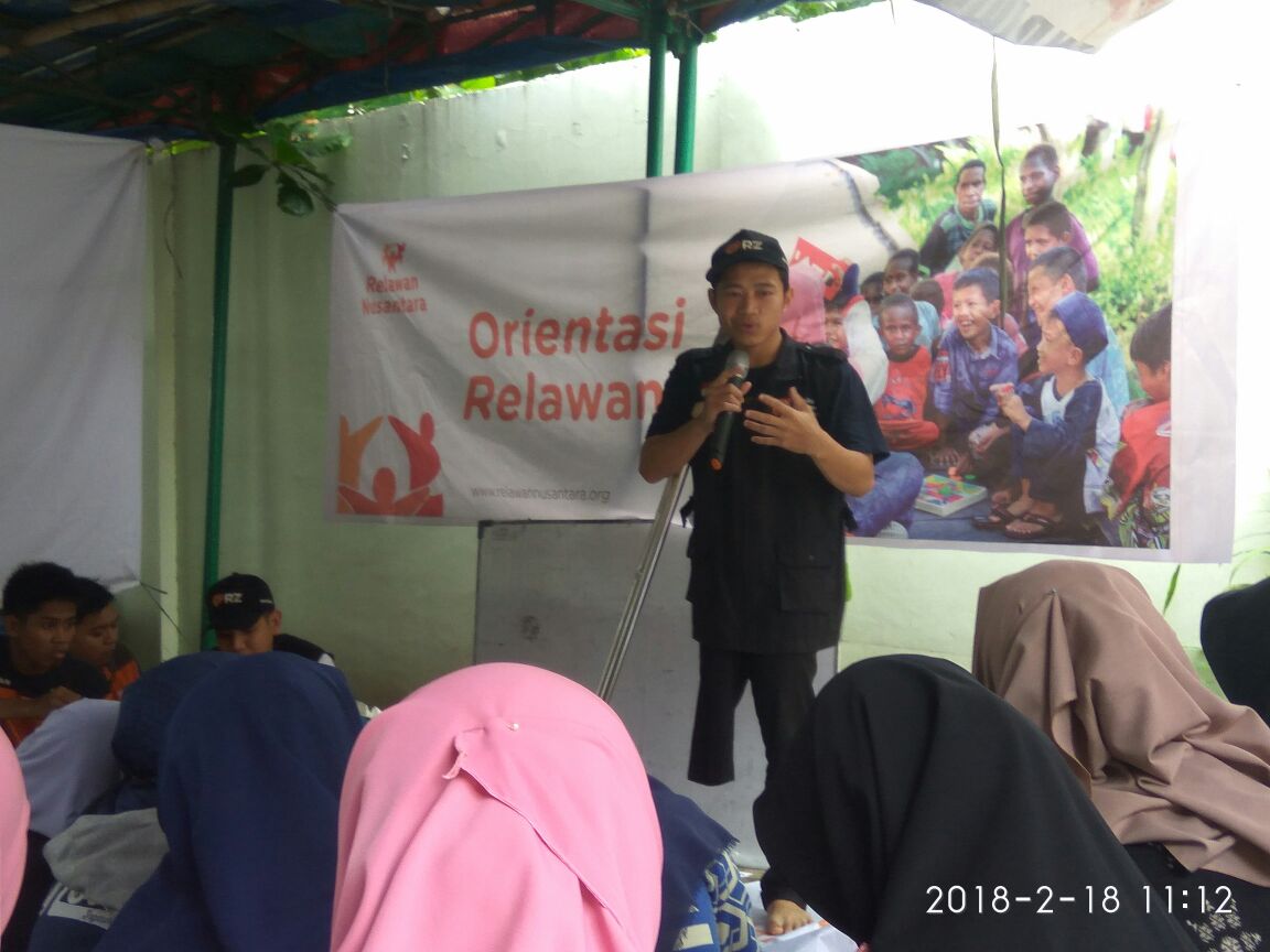 Alhamdulillah, banyak sekali yang saya dapatkan ilmu yang bermanfaat, keluarga baru, pejuang kebaikan, rasa terharu saat adzan berkumandang dan kita berbondong-bondong bersama memenuhi panggilanNya. Disini saya merasa bergabung di relawan nusantara adalah pilihan yang baik